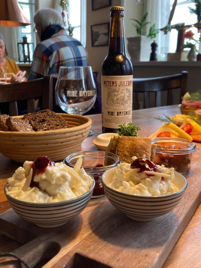 לינה וארוחת בוקר ריבה Restaurant Saelhunden מראה חיצוני תמונה